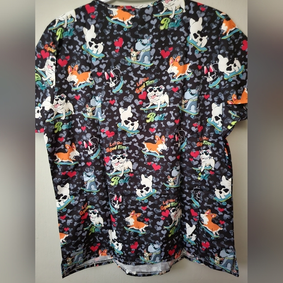 4 scrub tops - Picture 4 of 8